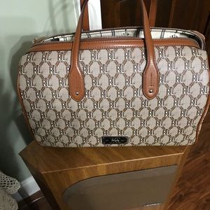Satchel handbag